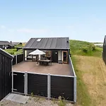Elara - 200m From The Sea By Interhome Lakolk