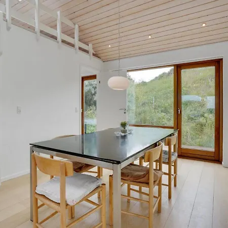 Elara - 200m From The Sea By Interhome Lakolk