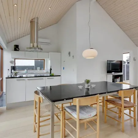 Elara - 200m From The Sea By Interhome * Lakolk