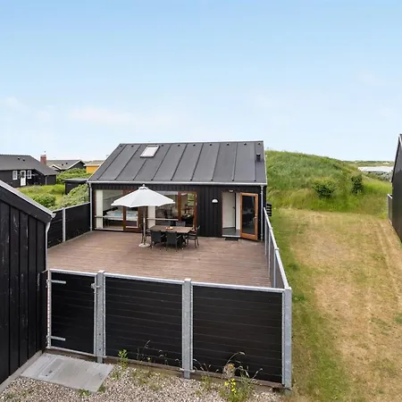 Elara - 200m From The Sea By Interhome Lakolk