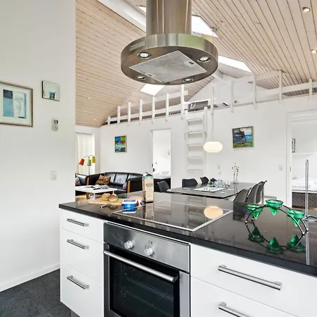Elara - 200m From The Sea By Interhome Leilighet Lakolk