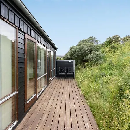 Elara - 200m From The Sea By Interhome Lakolk