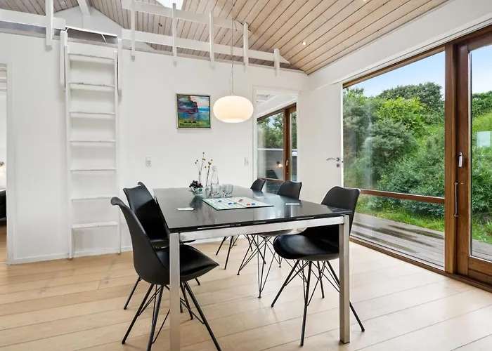 Elara - 200m From The Sea By Interhome Lakolk