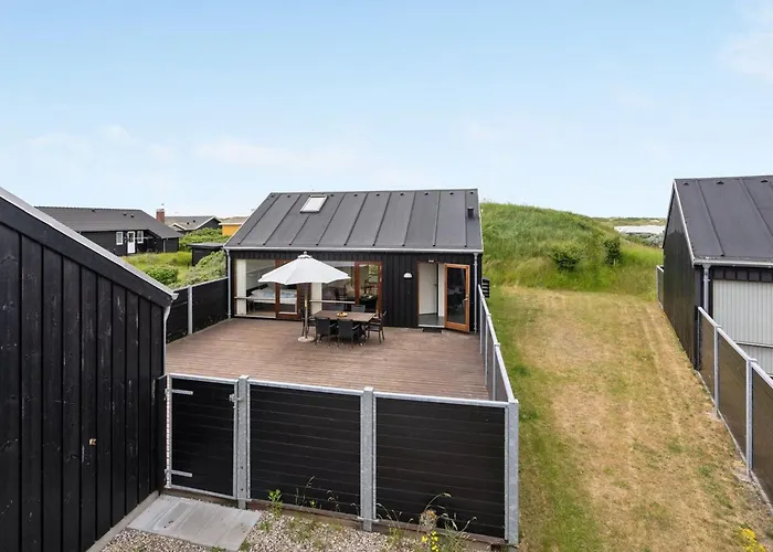 Elara - 200m From The Sea By Interhome Lakolk